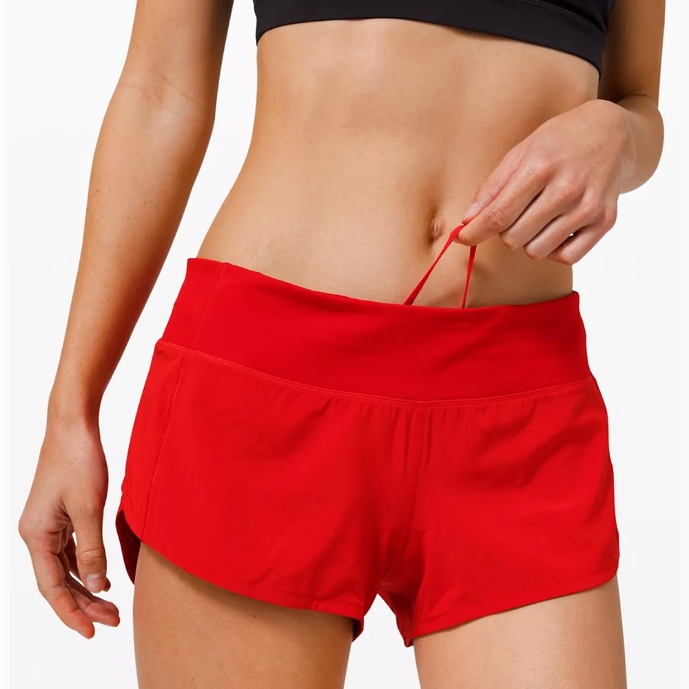 Lululemon Low-Rise Short 2.5